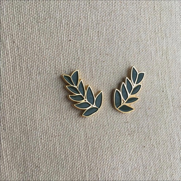 Laurel Pins - Picture 1 of 3